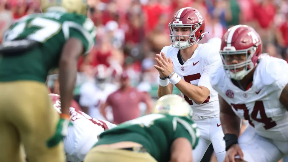Alabama Crimson Tide quarterback Ty Simpson